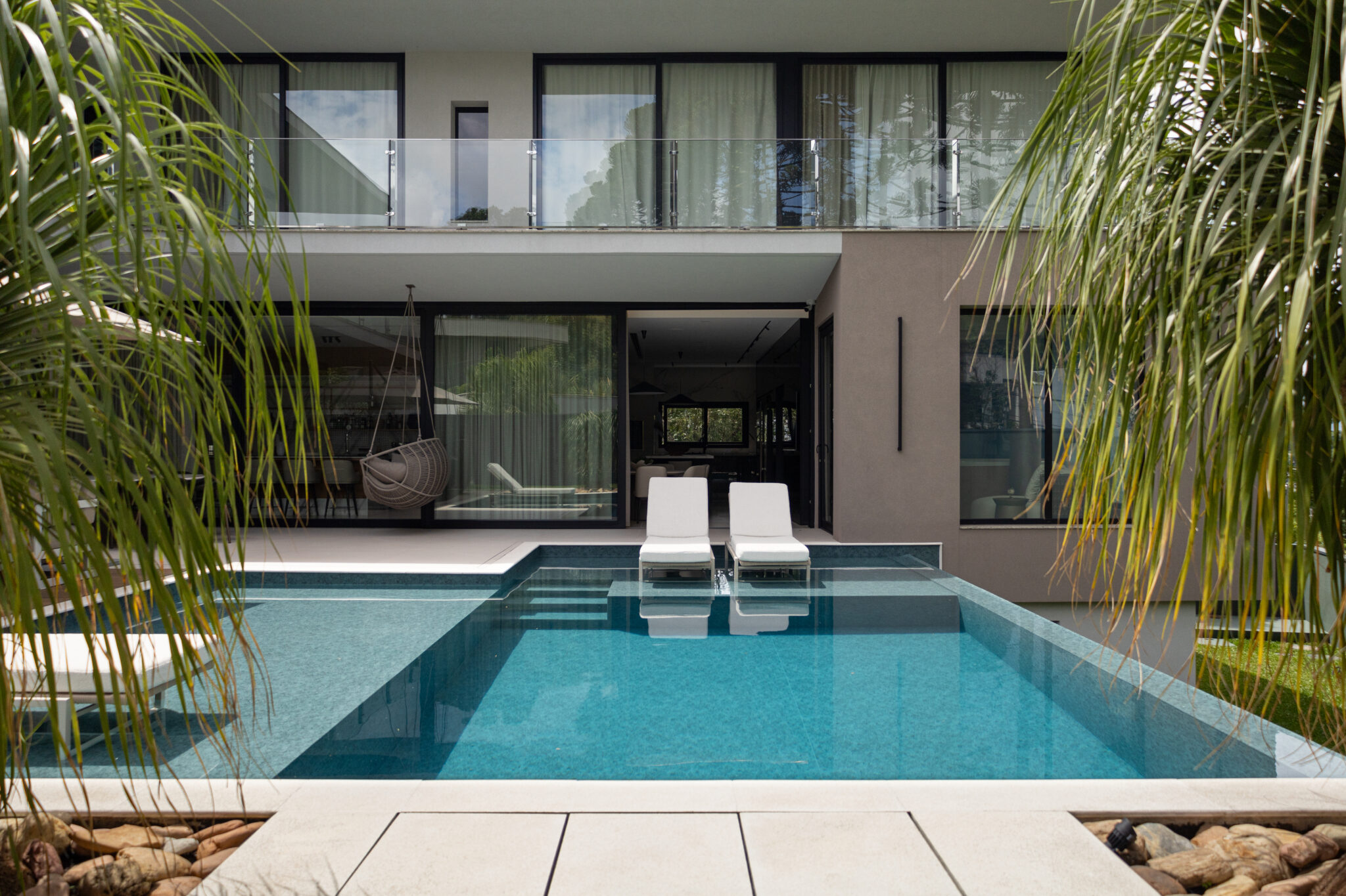 Construção de Piscina Concreto de Alto Padrão | Desjoyaux Piscinas