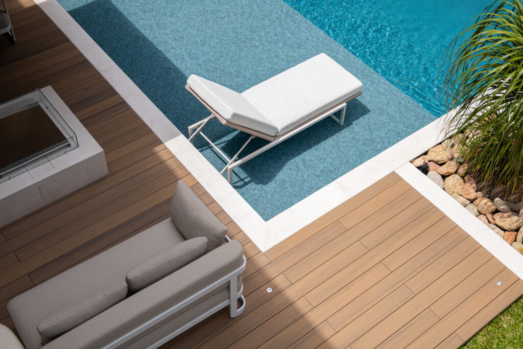  - projeto-piscina-em-l-com-prainha-e-borda-infinita-curitiba