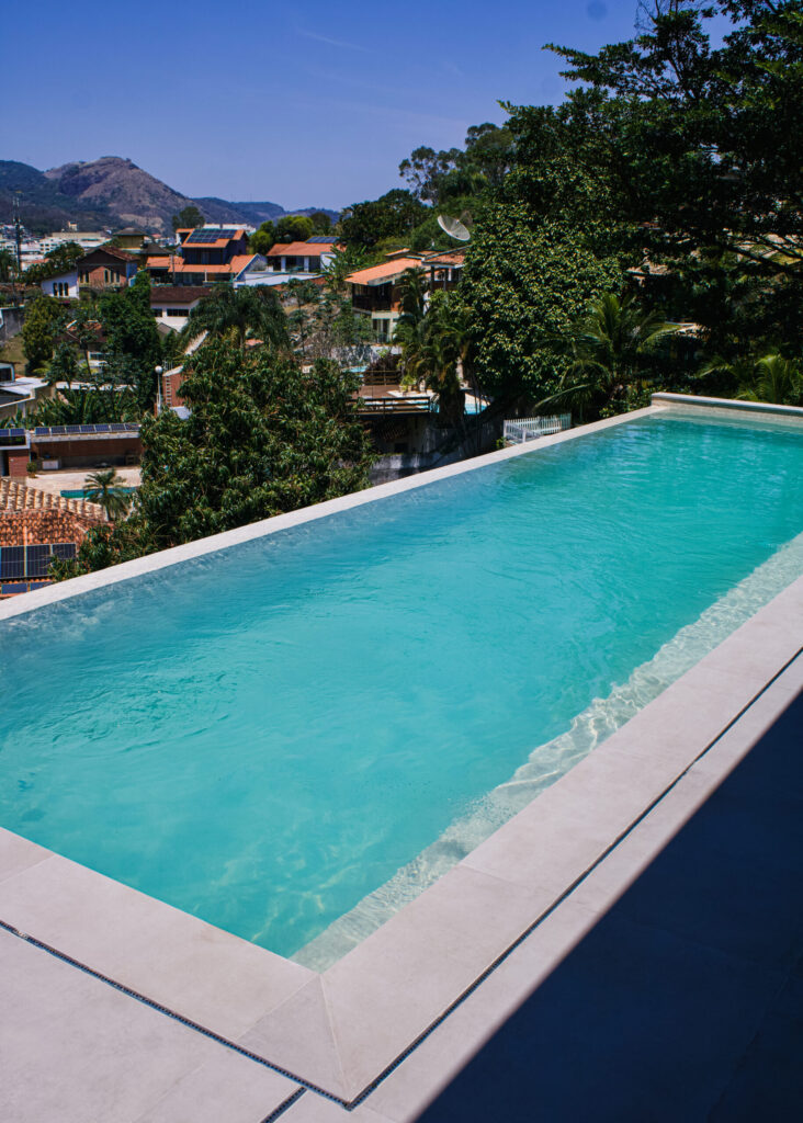  - projeto-de-piscina-com-borda-infinita-rio-de-janeiro