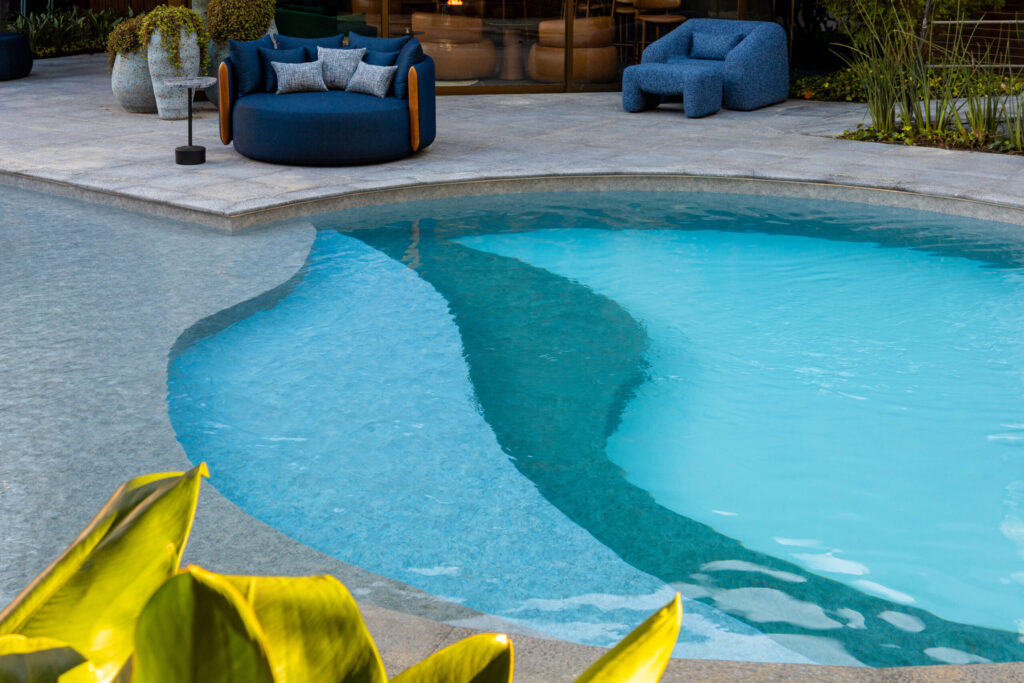 Revestimentos Desjoyaux da piscina CASACOR Paraná - casacor-parana-2026