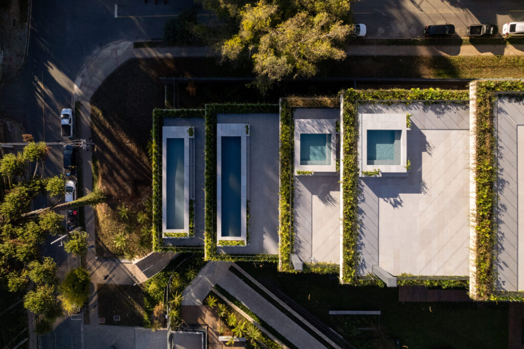 Imagem aérea das piscinas desjoyaux no empreendimento Kaá em Curitiba - piscinas-desjoyaux-laguna